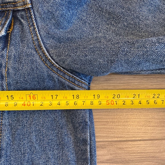 Embroidered denim jacket Sz M - Picture 6 of 6